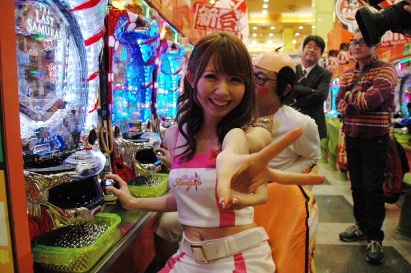 ヅラ王ご褒美企画 美女とヅラのパチンコ対決 パチプレtv R 熊本朝日放送